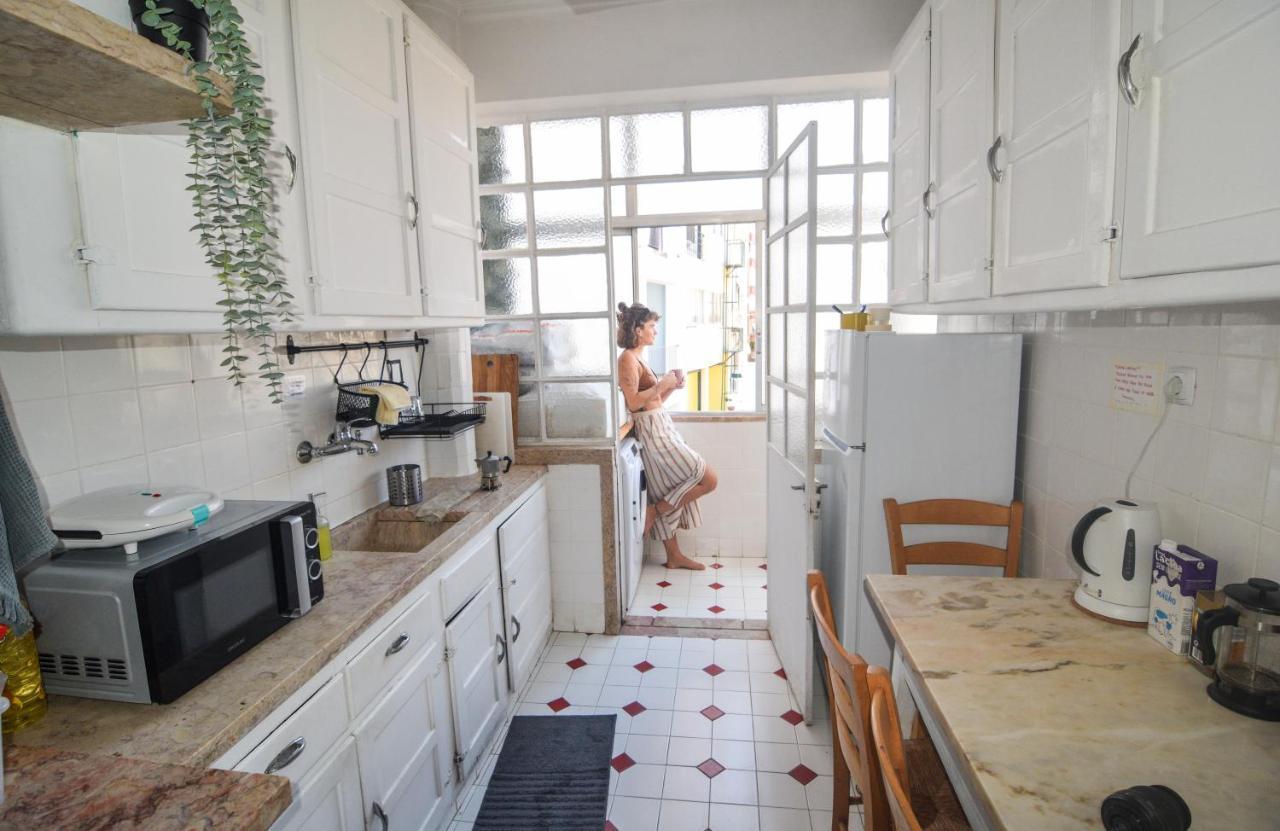 Maria Shared Apartment In Central Лиссабон Экстерьер фото