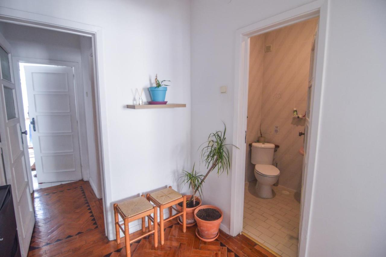 Maria Shared Apartment In Central Лиссабон Экстерьер фото
