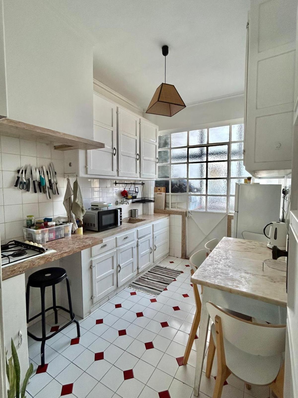 Maria Shared Apartment In Central Лиссабон Экстерьер фото