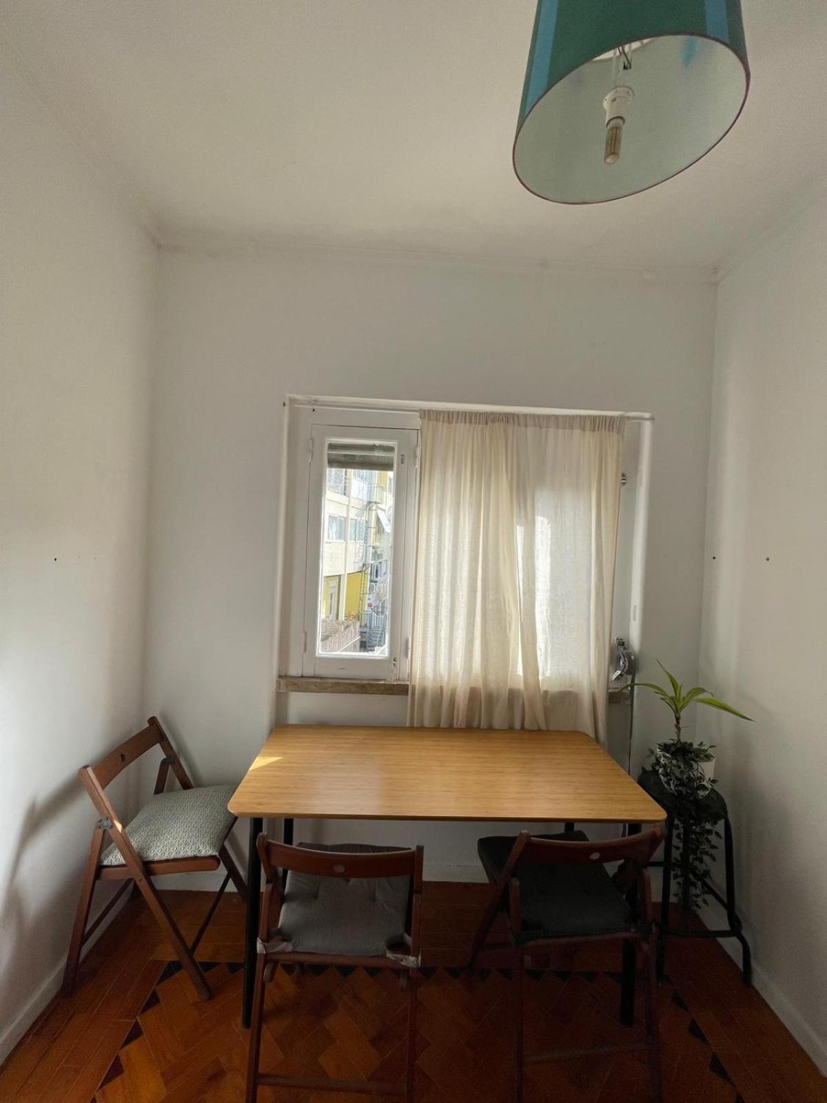 Maria Shared Apartment In Central Лиссабон Экстерьер фото